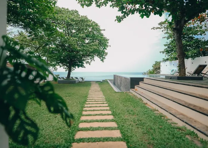 Luxury hotel only: Cliff Stories