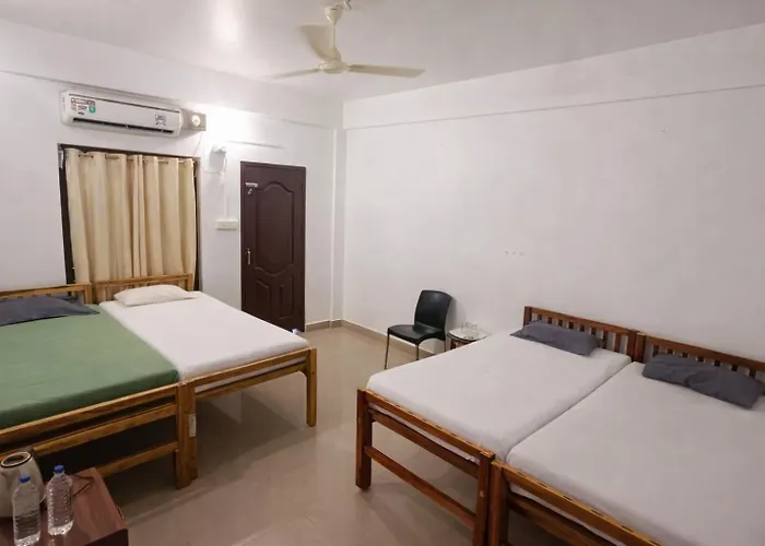 Central hotel: Happy Land